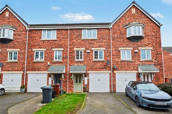 3 Bedroom Town House For Sale In Castle Lodge Gardens, Rothwell, Leeds, West Yorkshire, LS26