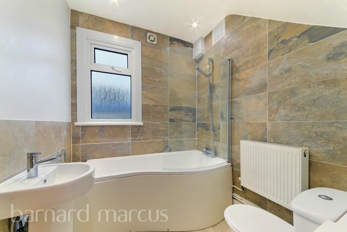 4 Bedroom Property To Rent In Tivoli Road, London, SE27