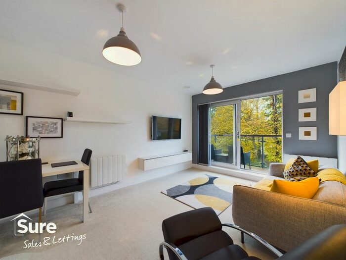 2 Bedroom Flat To Rent In Harrison House, The Embankment, Nash Mills Wharf, Hemel Hempstead, Hertfordshire, HP3