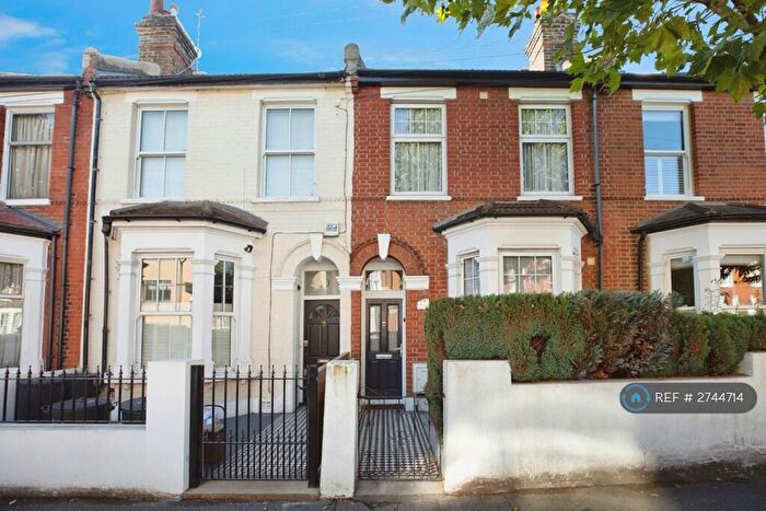 6 Bedroom Terraced House To Rent In Harberson Road, London, SW12