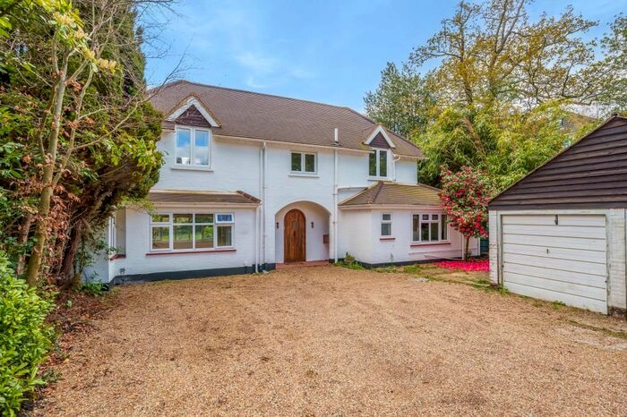 3 Bedroom Detached House To Rent In Camberley, Surrey, GU15