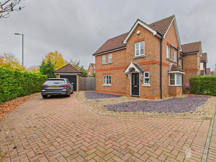 3 Bedroom Semi-Detached House For Sale In Blackdown Close, Great Ashby, Stevenage, SG1