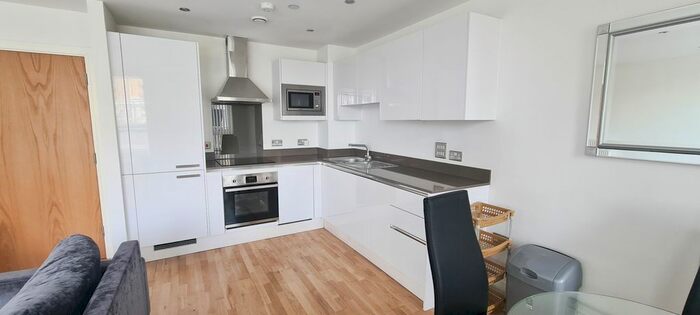 2 Bedroom Flat To Rent In Dowell Street, Greenwich, London, SE10