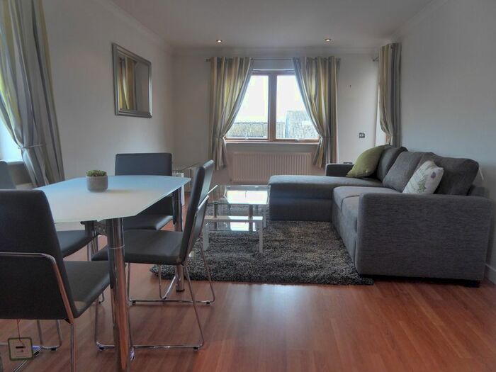 2 Bedroom Flat To Rent In Lion Court, Great Knollys Street, Reading, RG1