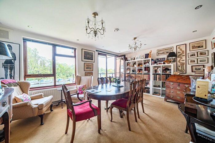 2 Bedroom Flat For Sale In Eyot Lodge, Twickenham, TW1