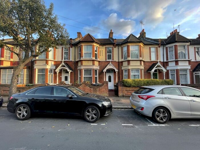 2 Bedroom Flat For Sale In Leyton, E10