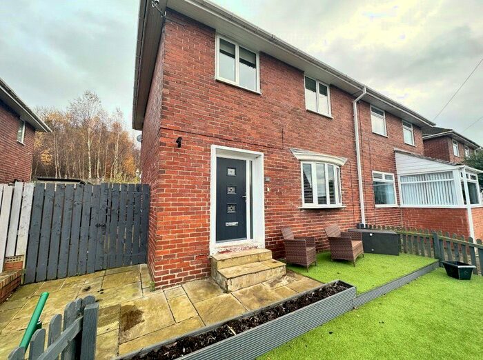 3 Bedroom Semi-Detached House For Sale In Cohort Close, Ebchester, Consett, DH8