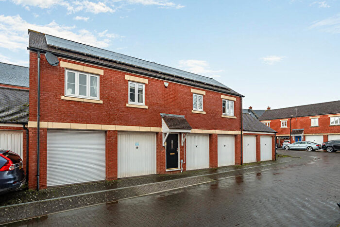 2 Bedroom Coach House For Sale In Dydale Road, Taw Hill, Swindon, SN25