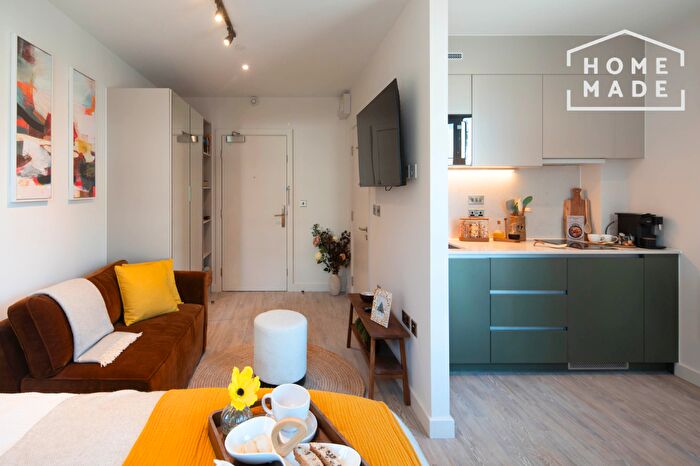 Apartment To Rent In The Rex, Clarence St., KT1