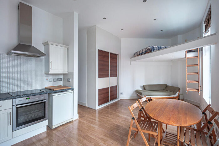 Apartment To Rent In Whitecross Street, Clerkenwell, EC1Y
