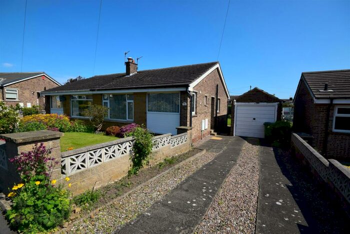 2 Bedroom Semi-Detached Bungalow For Sale In Danebury Road, Woodhouse, Brighouse, HD6