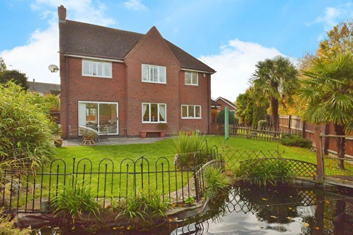 4 Bedroom Detached House For Sale In Tiverton Crescent, Kingsmead, Milton Keynes, MK4