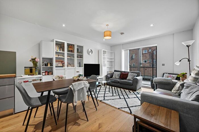 2 Bedroom Flat To Rent In Odeon Parade, Well Hall Road, SE9