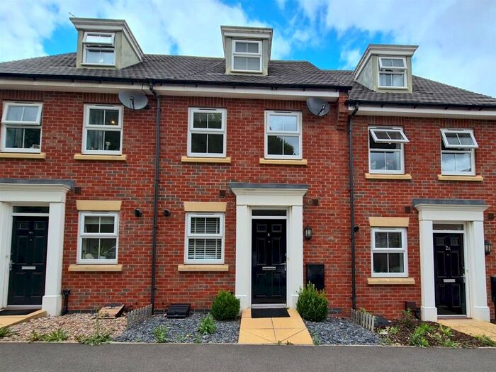 3 Bedroom Terraced House To Rent In Pach WayFernwoodNewark, NG24