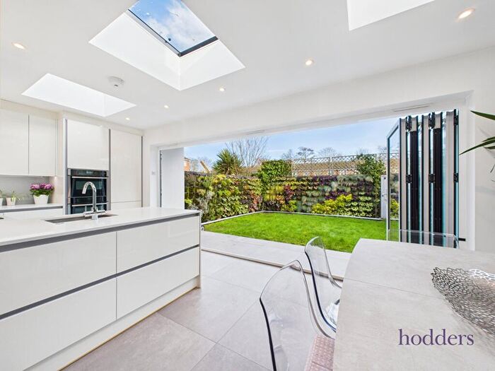 4 Bedroom End Of Terrace House To Rent In Surrey, KT16