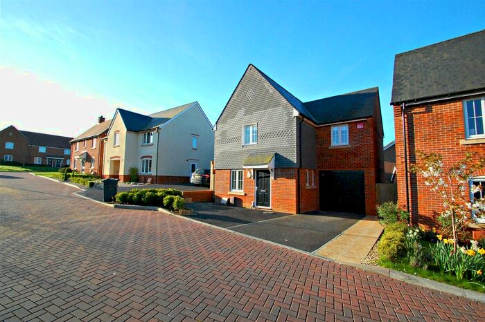 3 Bedroom Detached House To Rent In Teglease Gardens, Clanfield, Waterlooville, PO8