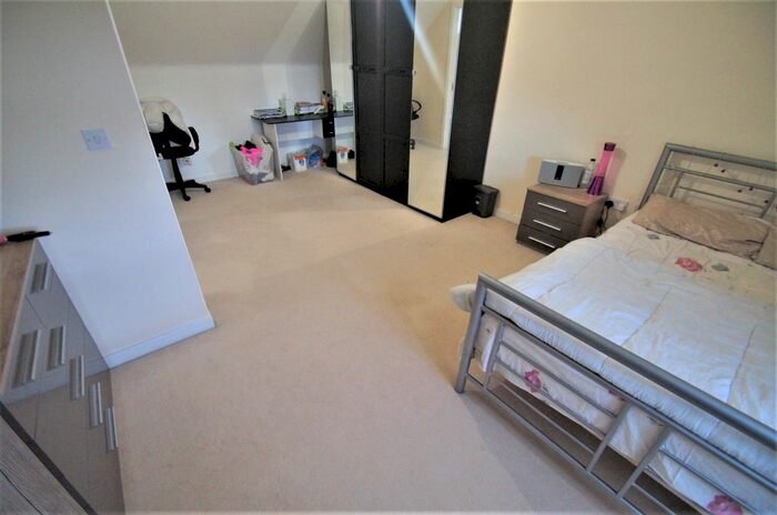 4 Bedroom Semi-Detached House To Rent In Dragoon Road, Coventry, CV3