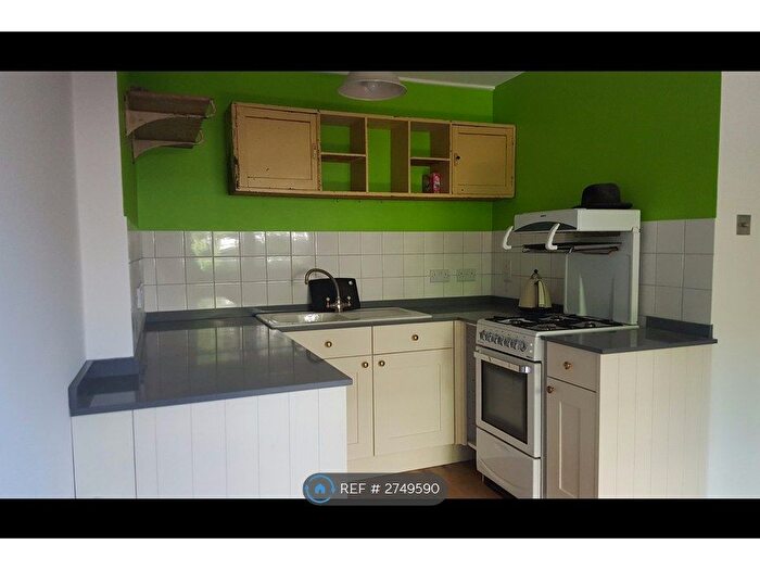 1 Bedroom Flat To Rent In Westbourne Park Road, London, W11