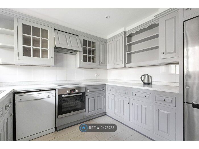 4 Bedroom Flat To Rent In Aveline Street, London, SE11