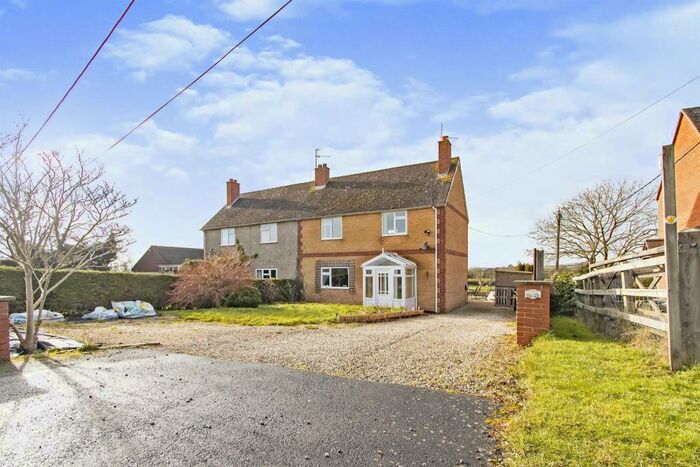 3 Bedroom Semi-Detached House For Sale In Copse Corner, Stour Row, Shaftesbury, SP7