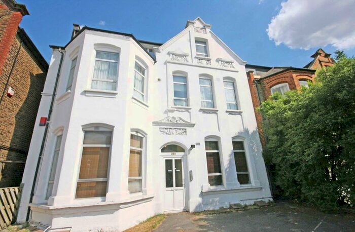 1 Bedroom Flat To Rent In Balham High Road, London, SW17