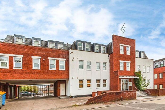 2 Bedroom Flat To Rent In Darwell House, Essex Road, Basingstoke, RG21