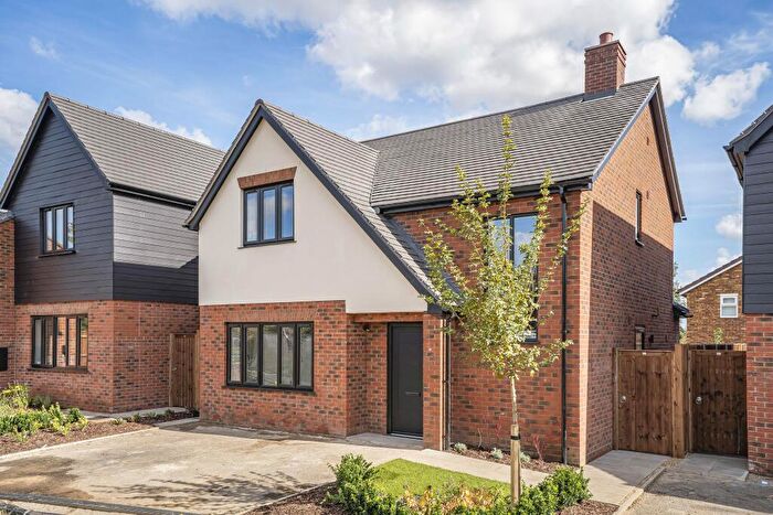 3 Bedroom Detached House For Sale In The Bygrave, St Mary's Row, Shephall Green, Stevenage, SG2