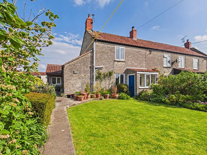 3 Bedroom End Of Terrace House For Sale In Behind Berry, Somerton, TA11