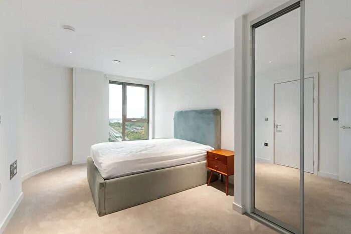 2 Bedroom Flat To Rent In The Wiltern, Dawlish Avenue East, Perivale, UB6