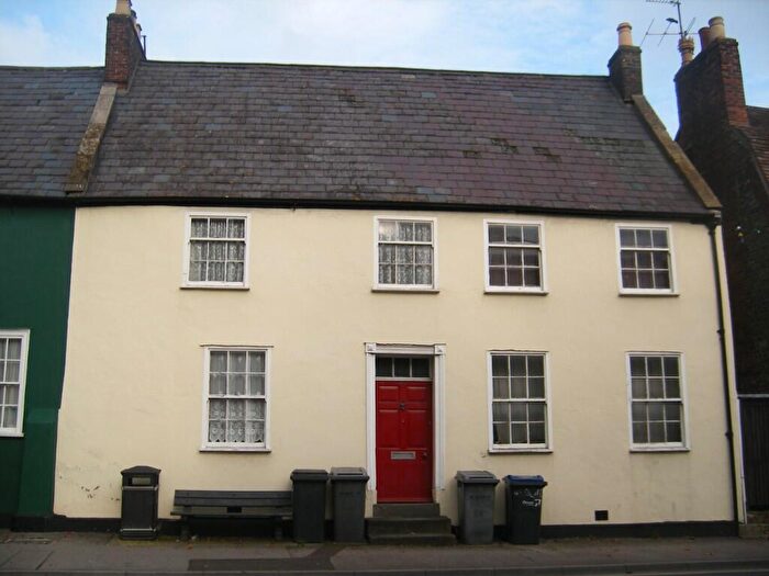 1 Bedroom Flat To Rent In Silver Street, Warminster, Wiltshire, BA12