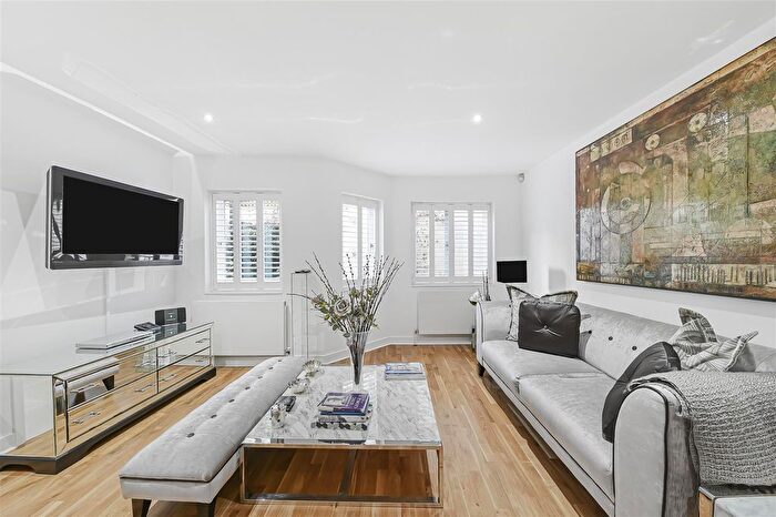 3 Bedroom Mews For Sale In Octavia Mews, London, W9