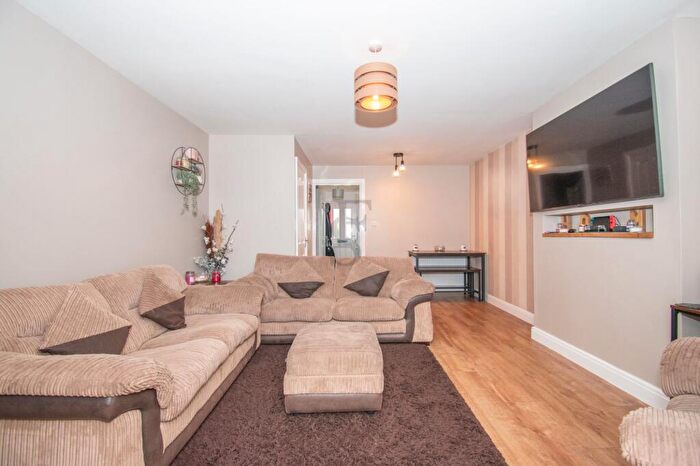 3 Bedroom Semi-Detached House For Sale In Brook Street, Shepshed, LE12