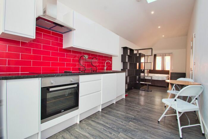 Studio To Rent In Kenton Road, Harrow, HA1