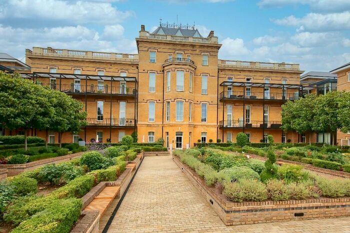 2 Bedroom Flat To Rent In Chambers Park Hill, Copse Hill, Wimbledon, SW20