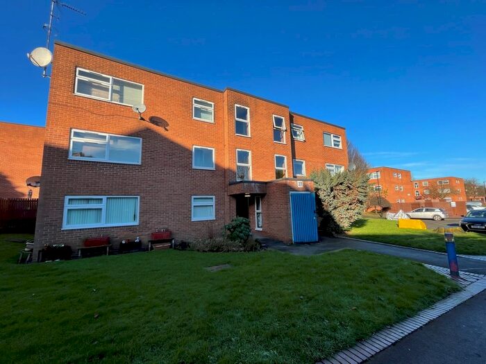 2 Bedroom Flat To Rent In Chad Valley Close, Harborne, Birmingham, B17