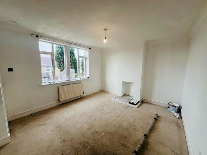 2 Bedroom House To Rent In Malton Street, Halifax, HX3