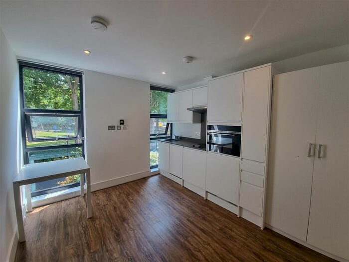 Studio To Rent In Willoughby Road, Turnpike Lane, London, N8
