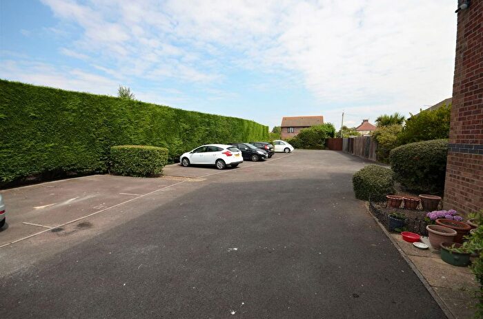 1 Bedroom Flat For Sale In Cheshire Close, Bognor Regis, PO21