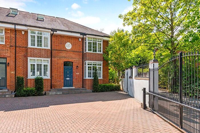 4 Bedroom End Of Terrace House For Sale In Chobham Road, Sunningdale, Berkshire, SL5