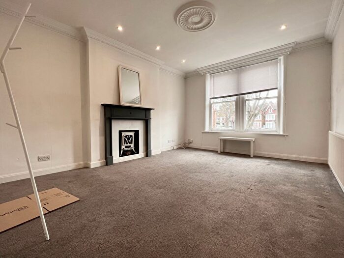 2 Bedroom Flat To Rent In Madeira Road, London, SW16