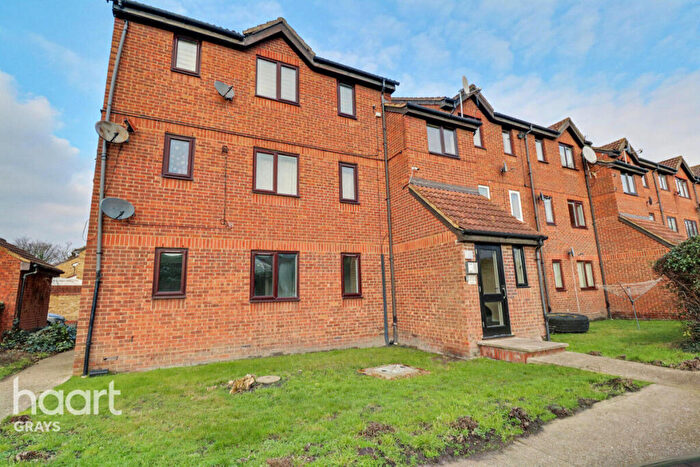 1 Bedroom Flat For Sale In Parsonage Road, Grays, RM20