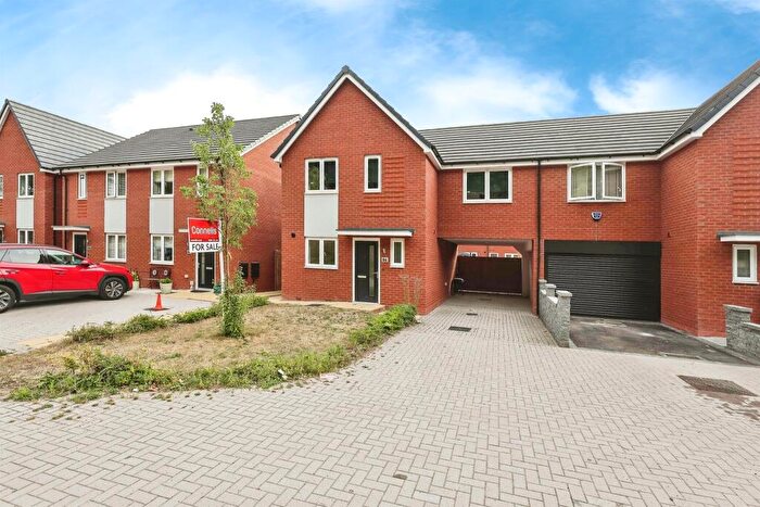 3 Bedroom Link Detached House For Sale In Buckpool Way, Stourbridge, DY8