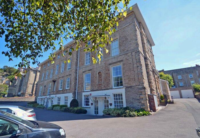 2 Bedroom Apartment To Rent In Bellevue Road, Clevedon, BS21