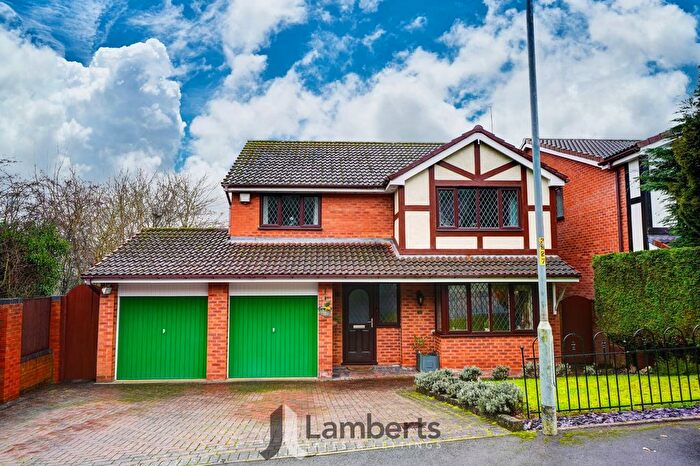 4 Bedroom Detached House For Sale In Hollowfields Close, Southcrest, B98