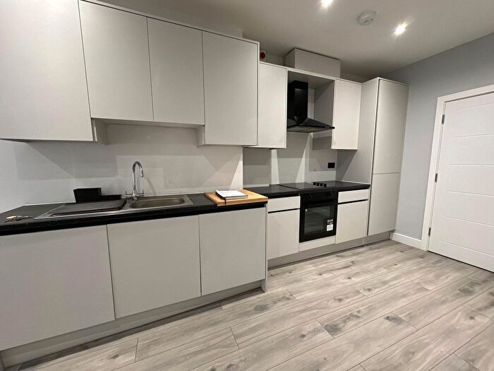 2 Bedroom Flat To Rent In Hounslow, TW3