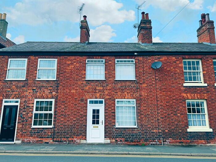 2 Bedroom Terraced House For Sale In Church Street, Bawtry, Doncaster, DN10
