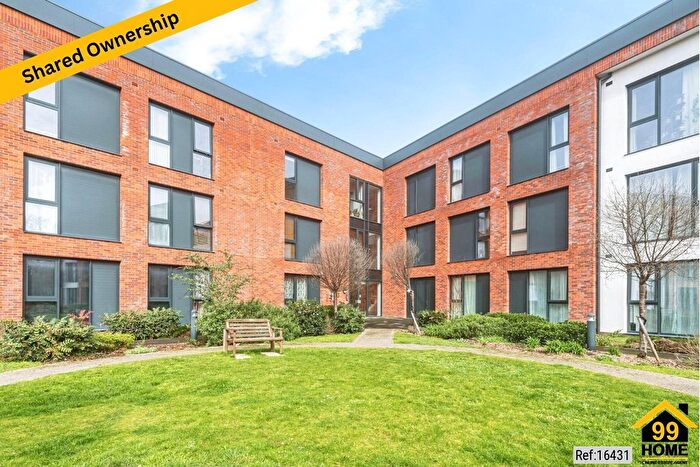 2 Bedroom Flat For Sale In Park Heights, Basingstoke, RG22