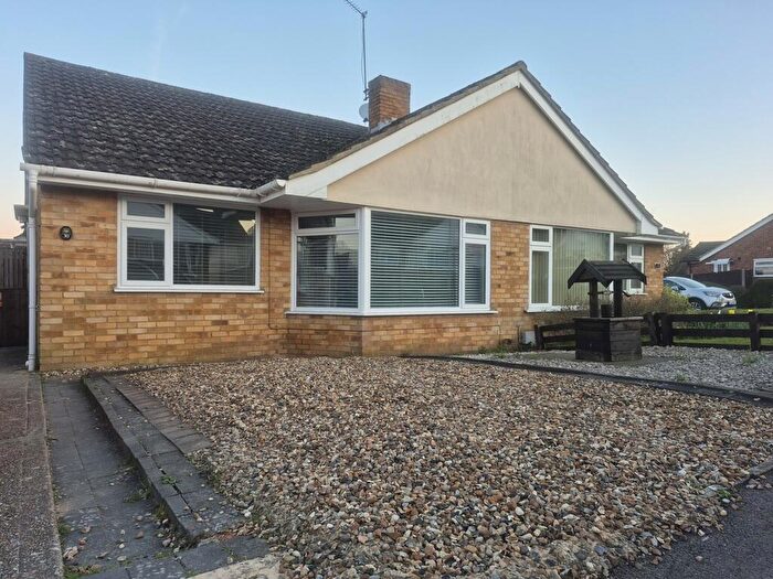 2 Bedroom Bungalow To Rent In Lullingstone Road, Maidstone, Kent, ME16