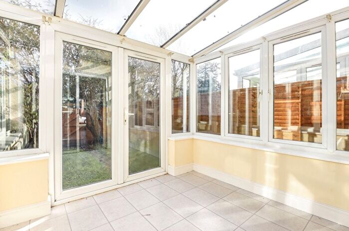 2 Bedroom End Of Terrace House To Rent In Mornington Walk, Richmond, TW10