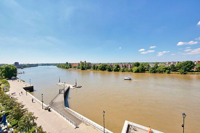 3 Bedroom Flat To Rent In Distillery Wharf, Chancellors Road, Fulham, W6